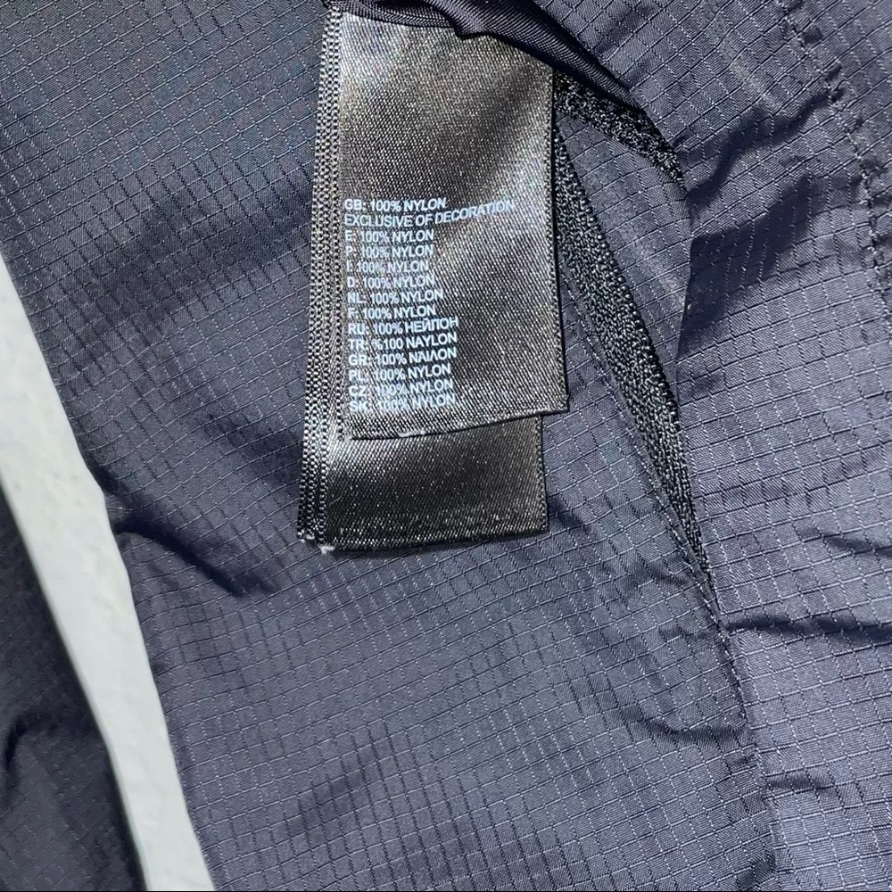 The North Face Venture 2 Jacket Black - Picture 8 of 13